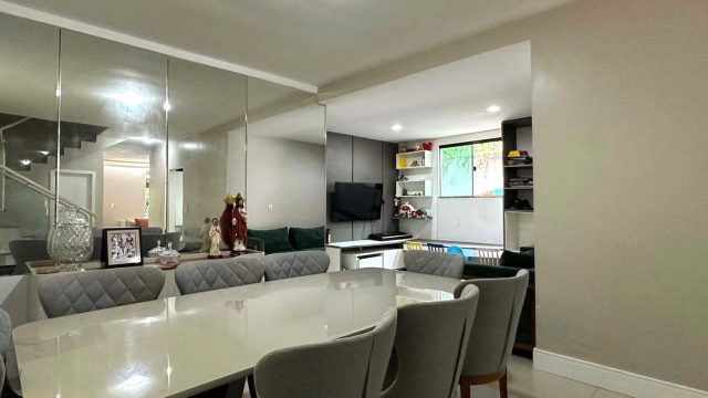 Casa com 5 quartos, 3 suítes, com dependência, à venda em Patamares/BA